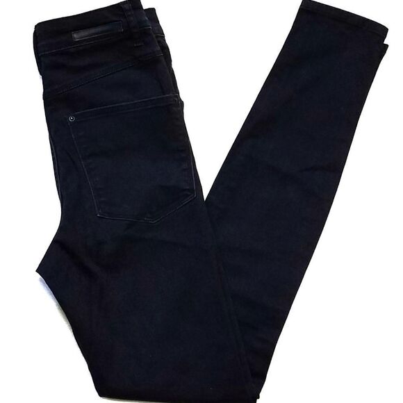 ZARA Outfit Black High Rise Jeans Cropped T-shirt - Picture 5 of 8